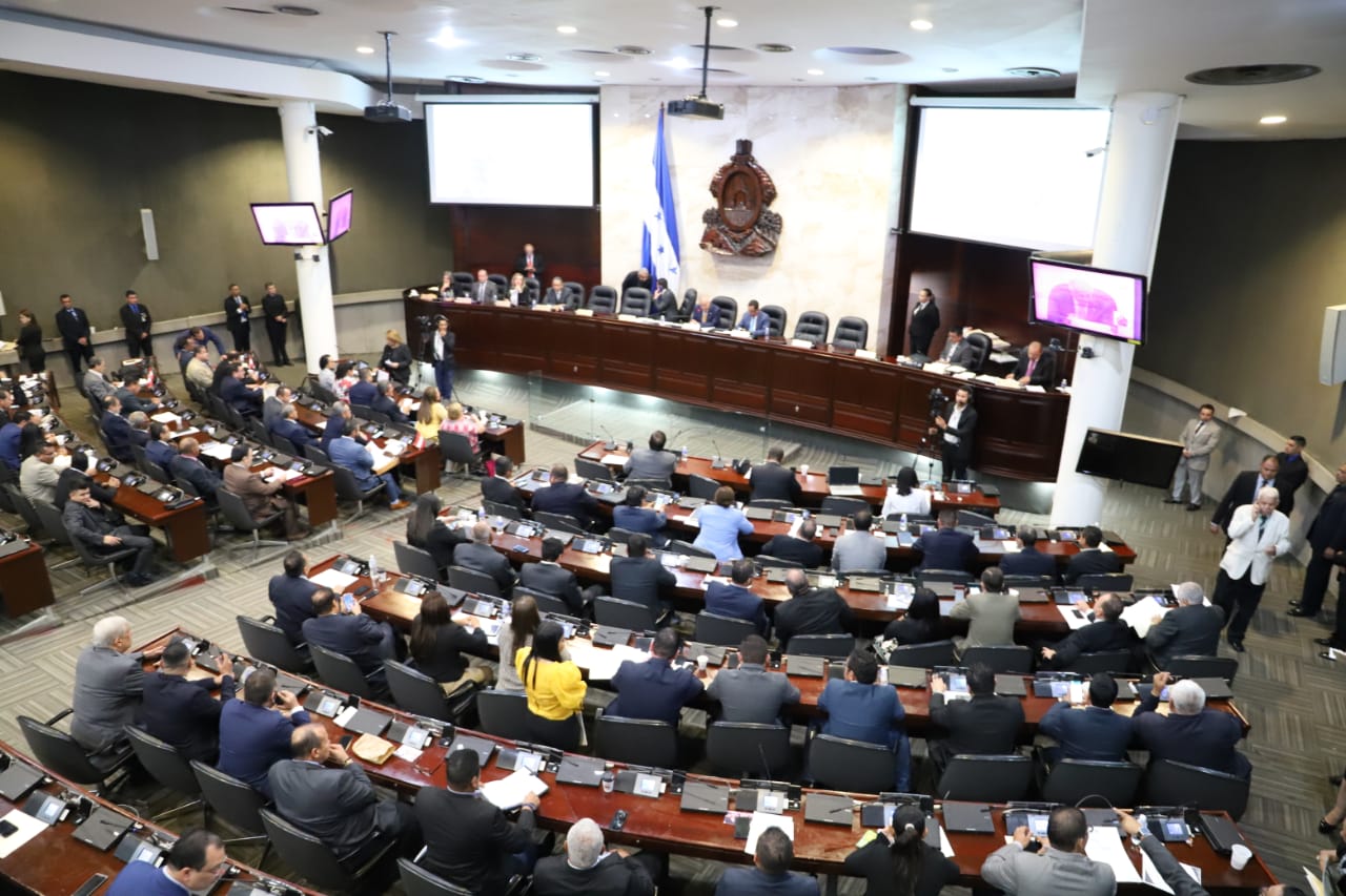 Imagen de Nombran comisión multipartidaria para elegir autoridades del CNE, TJE y RNP