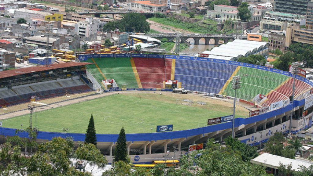 Inspeccionan el Estadio Nacional previo a los desfiles del 15 de septiembre