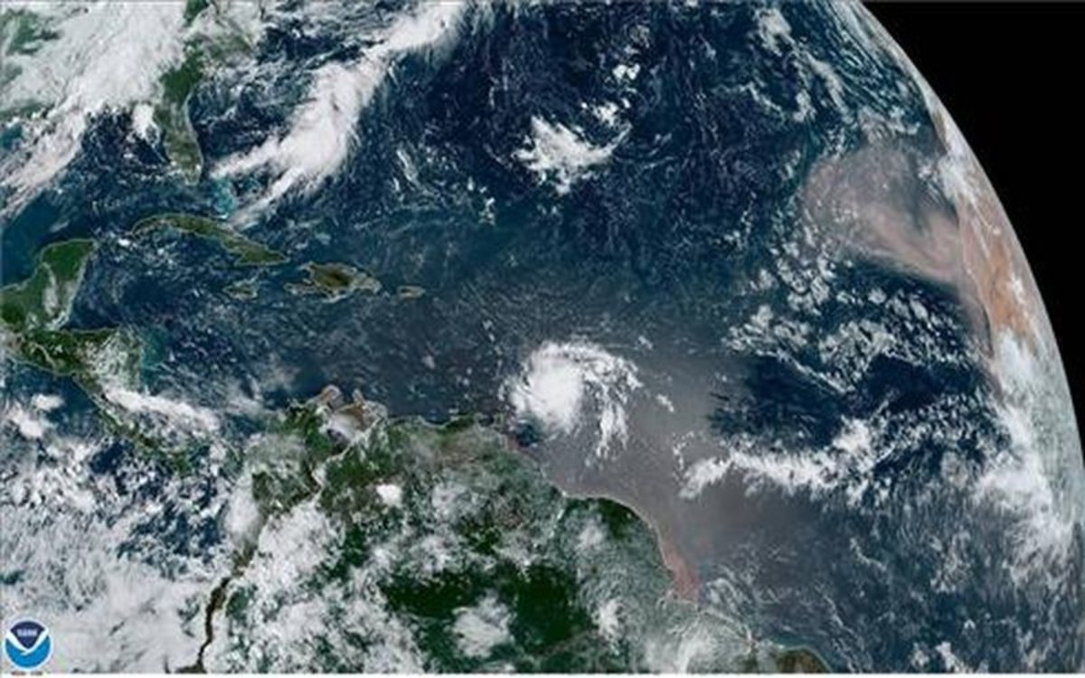Puerto Rico declara estado de emergencia ante el avance de Dorian por el Caribe