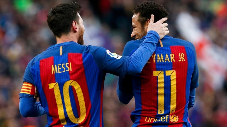 Messi presiona al Barcelona para que fichen a Neymar
