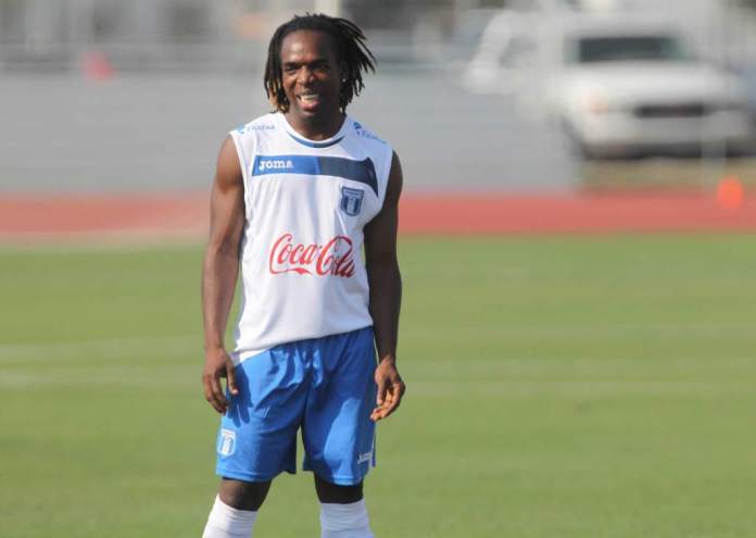 Llegan a Honduras los restos del jugador “Pery” Martínez