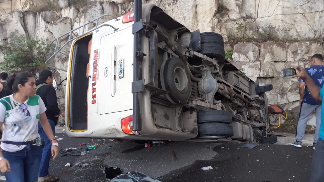 Un muerto y más de 15 heridos han dejado dos accidentes viales en Honduras