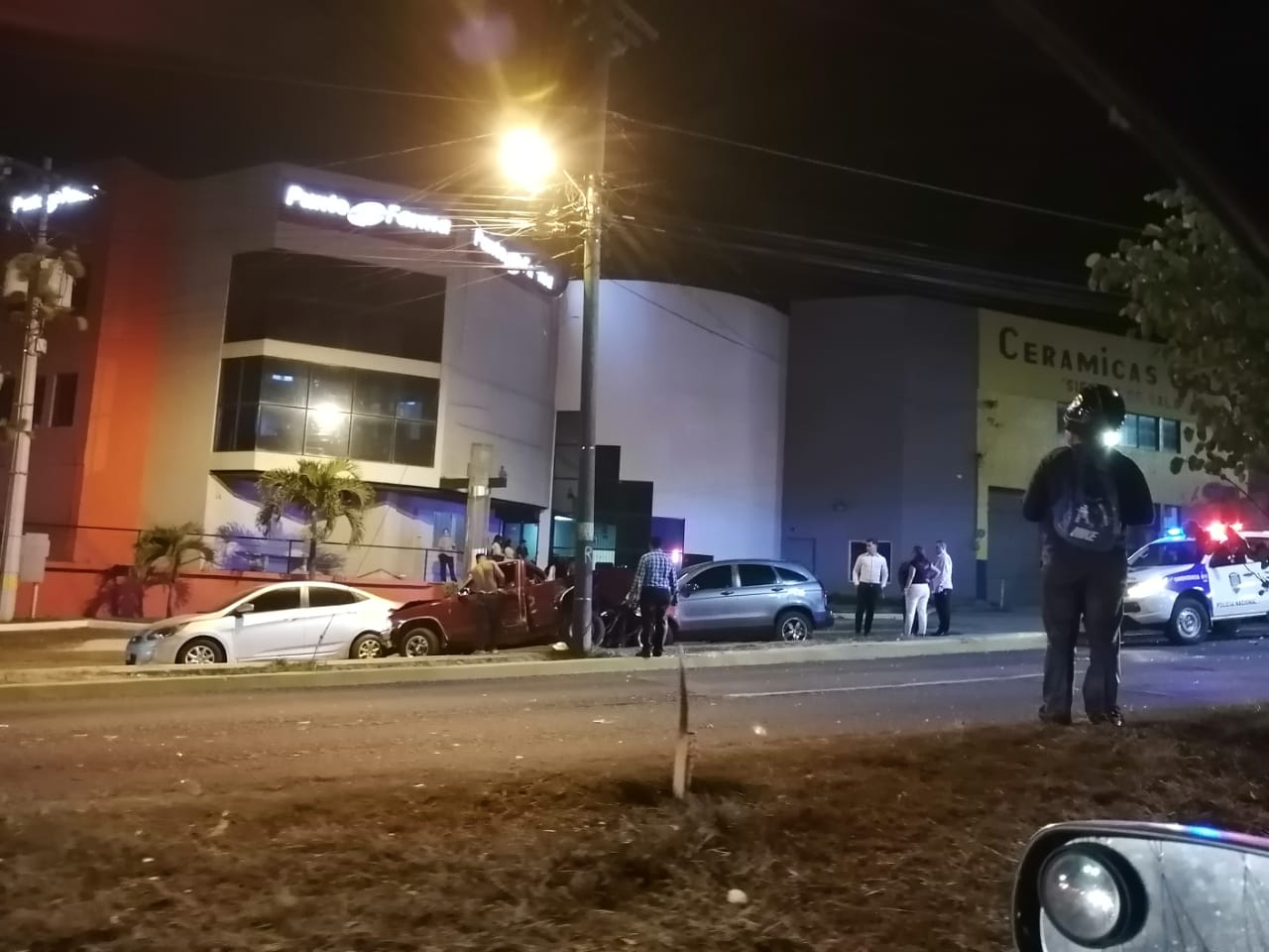 Dos personas lesionadas deja cuádruple colisión en la capital de Honduras