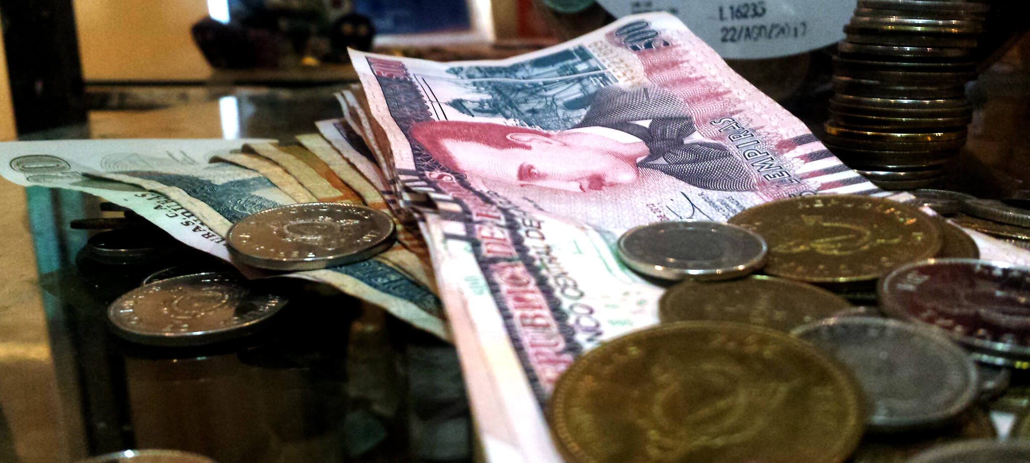 Editorial: Presupuesto y Economía Deprimida