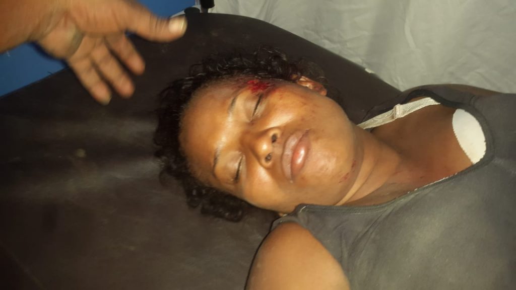 La dama resultó con heridas 