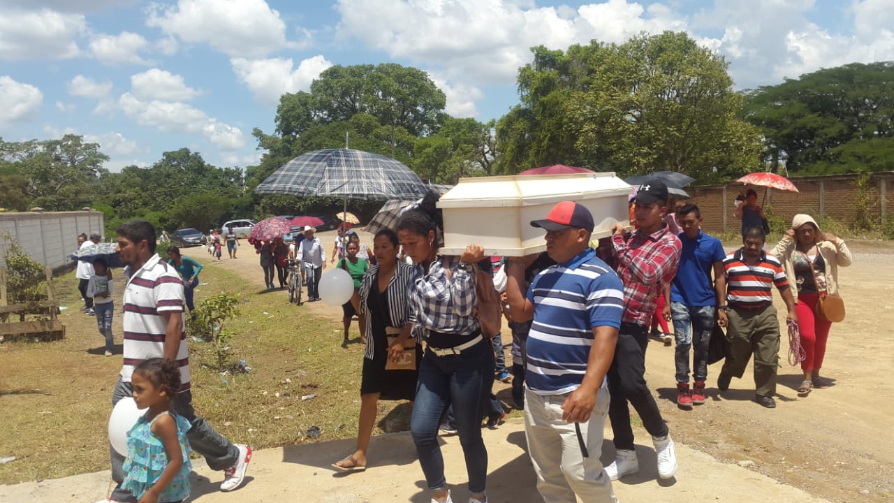 Dan último adiós a la niña que murió supuestamente enveneda en Tegucigalpa