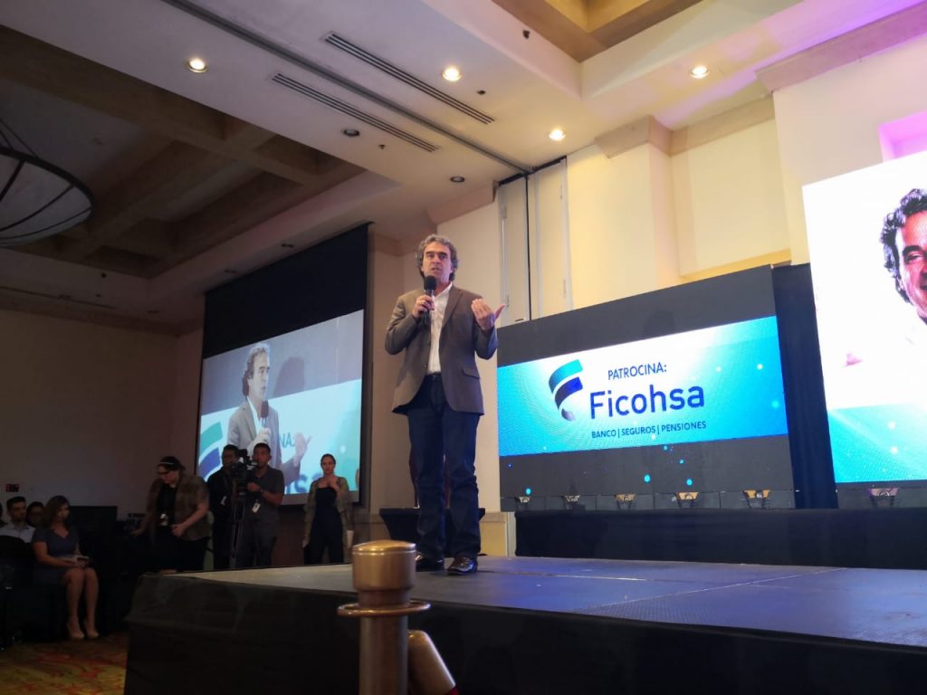 La educación es primero 