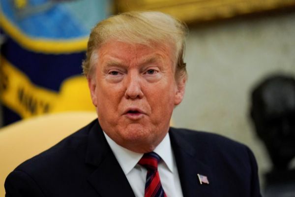 Trump tuitea en español para arremeter contra los migrantes: "no más entrada ilegal a EE.UU."