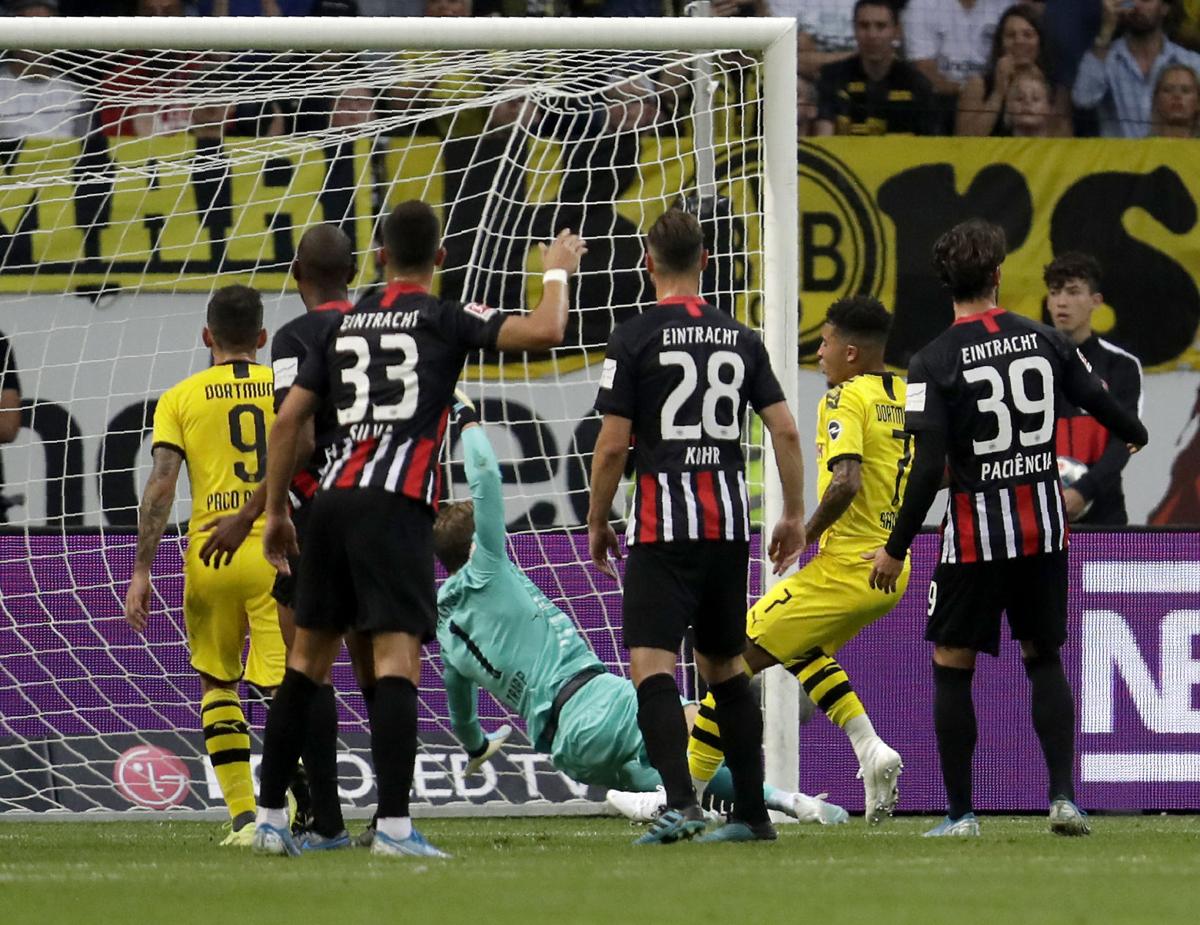 Dortmund igualó con Eintracht