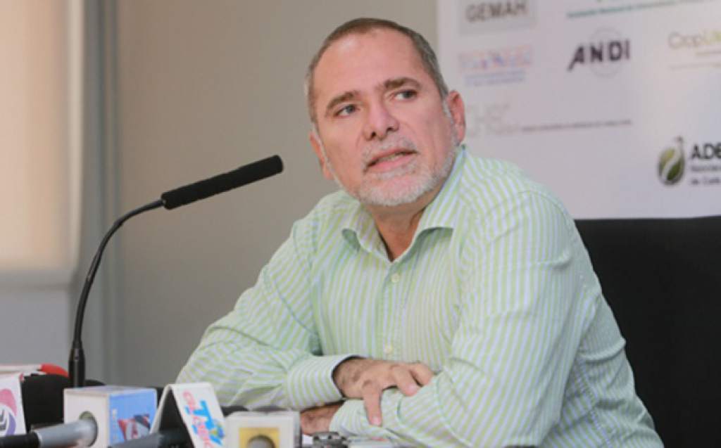 Autorizan la salida del país del empresario, Benjamín Bográn