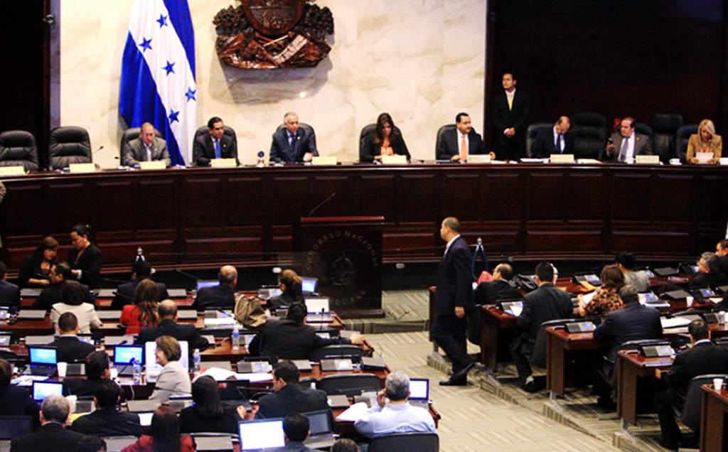 Como "pasarela ficticia", califica  Ponce las audiencias públicas