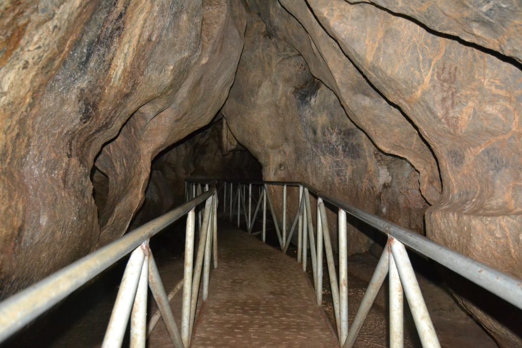 Varios alumnos se desmayan durante excursión en las Cuevas de Talgua, en Olancho, Honduras