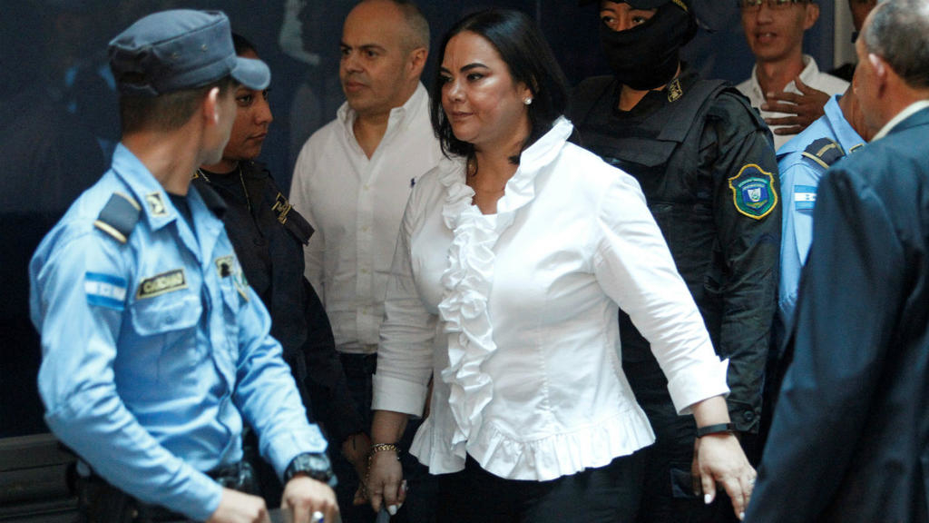 Condenan a 58 años de prisión a  ex primera dama de Honduras