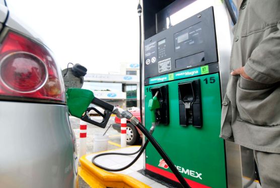 Entre 27 y 61 centavos será la rebaja en los precios de las gasolinas