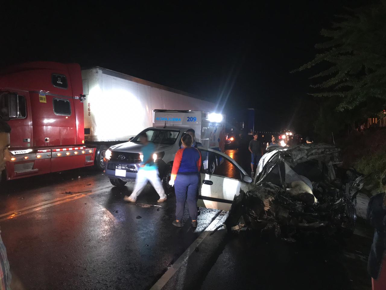 Cuatro muertos deja accidente entre rastra y turismo en Choluteca