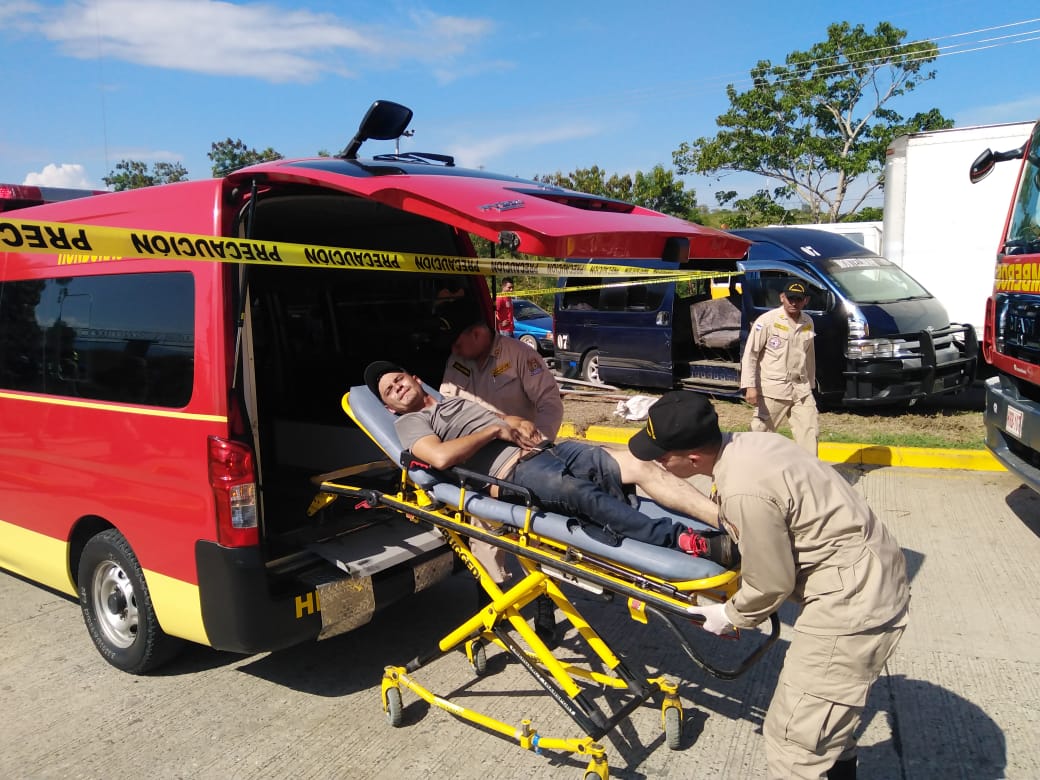 Al menos 25 personas lesionadas en dos accidentes en Guaimaca,FM y Naco, Cortés