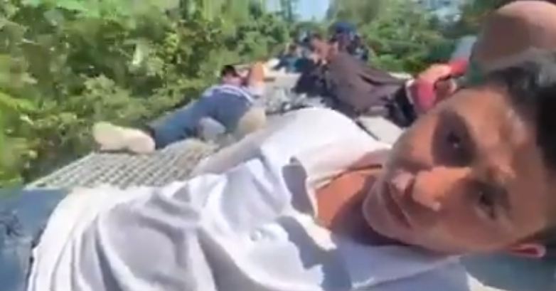 Abordo de "La Bestia" adolescente hondureño pide a Dios que le ayude ingresar a Estados Unidos