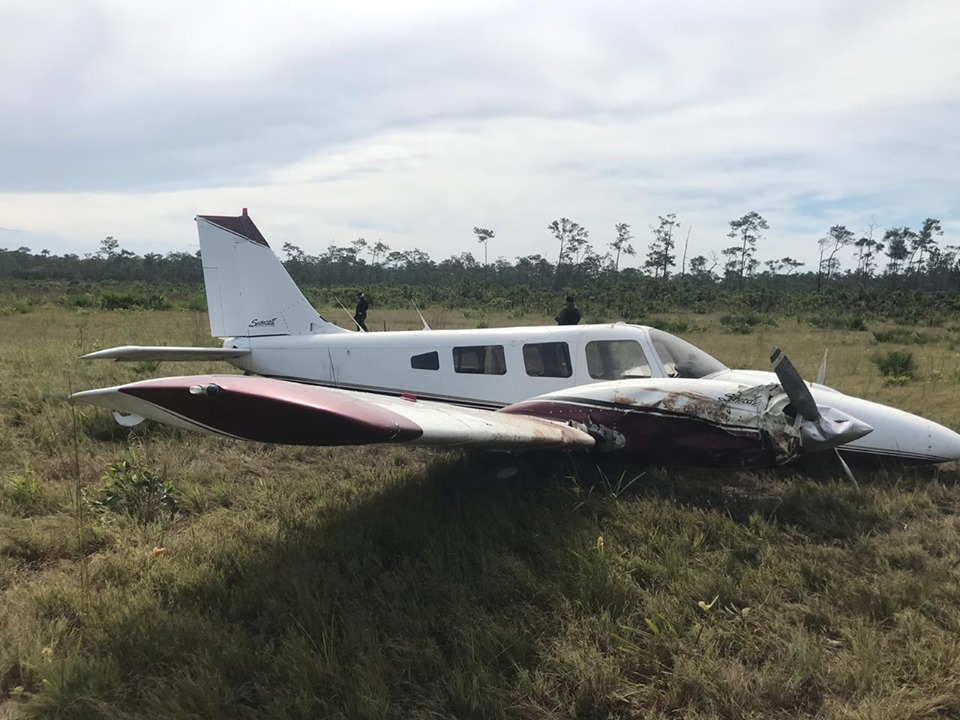 Una narcoavioneta fue abandonada  en la Mosquitia hondureña