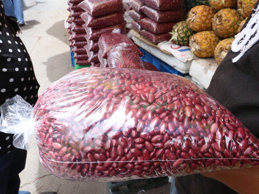 Cuatro lempiras aumenta la medida de frijol en Tegucigalpa