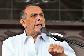 Ex presidente Lobo no ha viajado para declarar en EE UU; sigue lucha contra actual Gobierno, aseguran familiares
