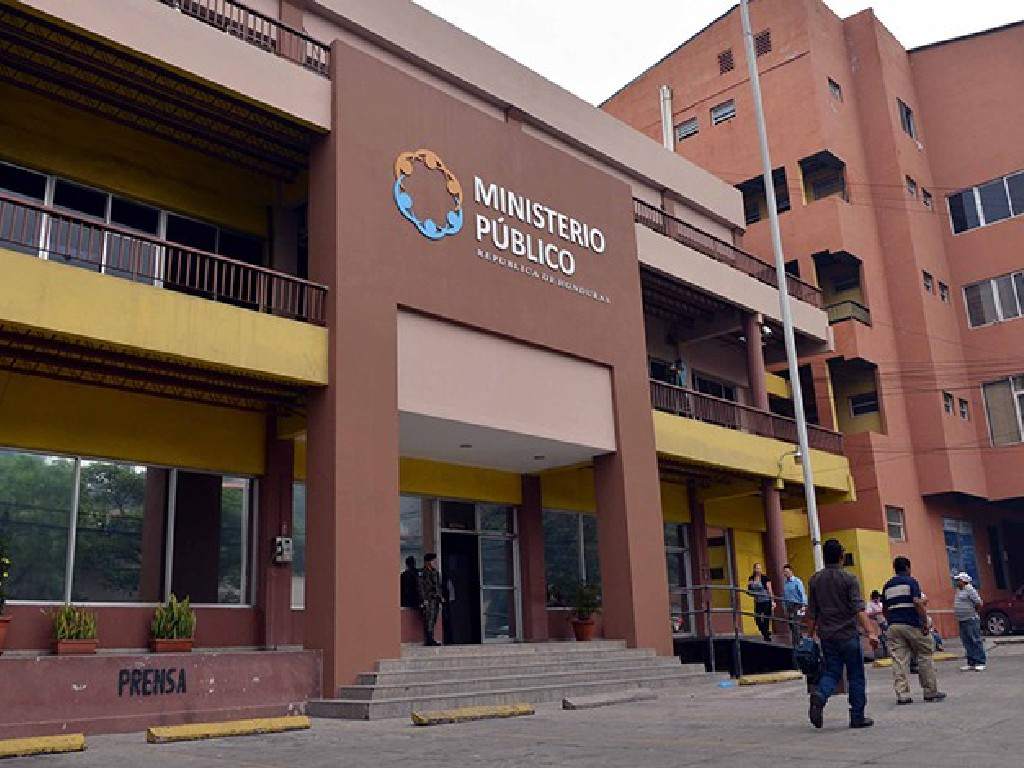 Presentan requerimiento fiscal en contra de 21 agentes policiales