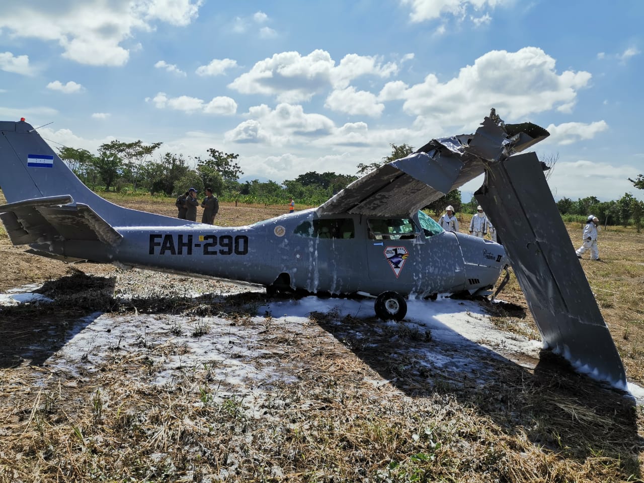 Avioneta militar sufre accidente cuando realizaba práctica de vuelo