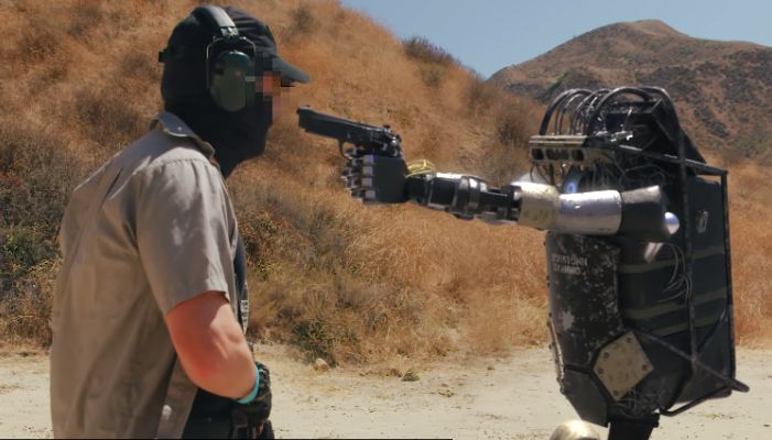 Un robot militar se hace viral en las redes sociales