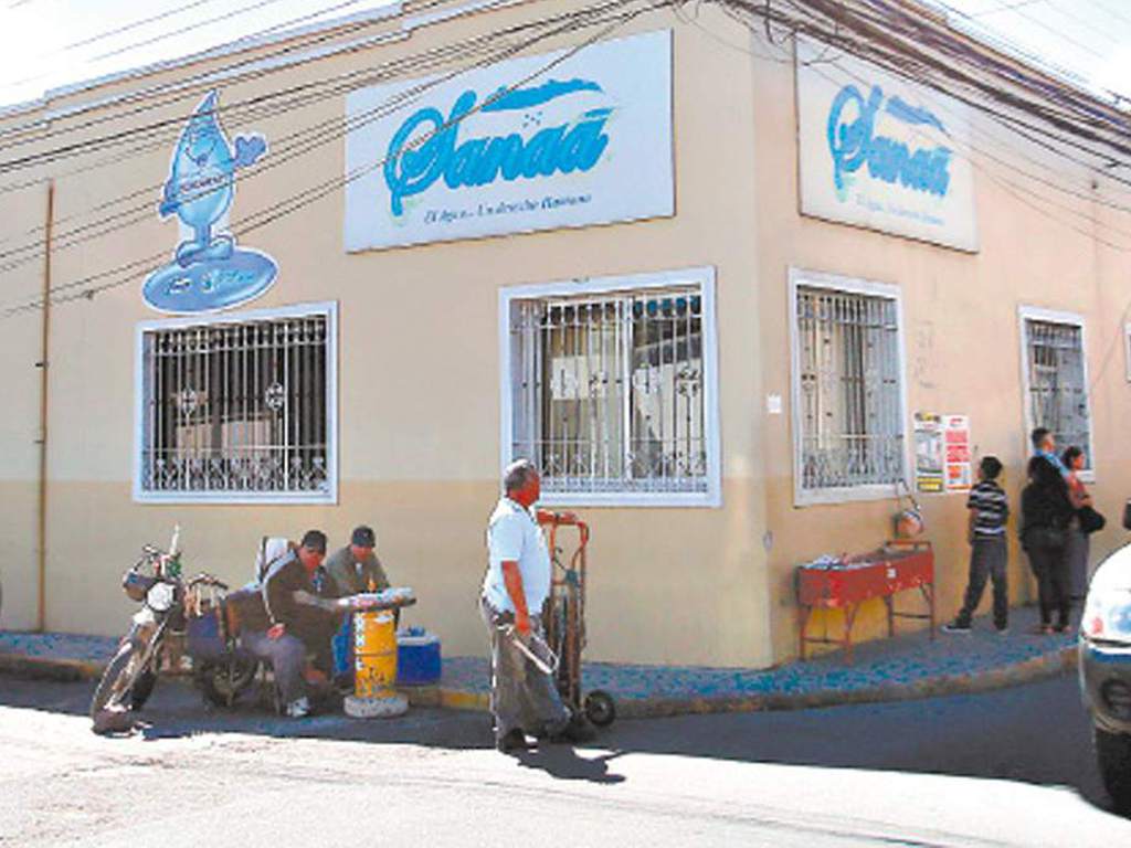 SANAA adeuda a la ENEE más de 900 millones de lempiras