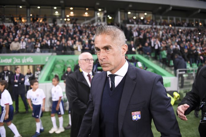 Sylvinho tiene las horas contadas en el Olympique de Lyon