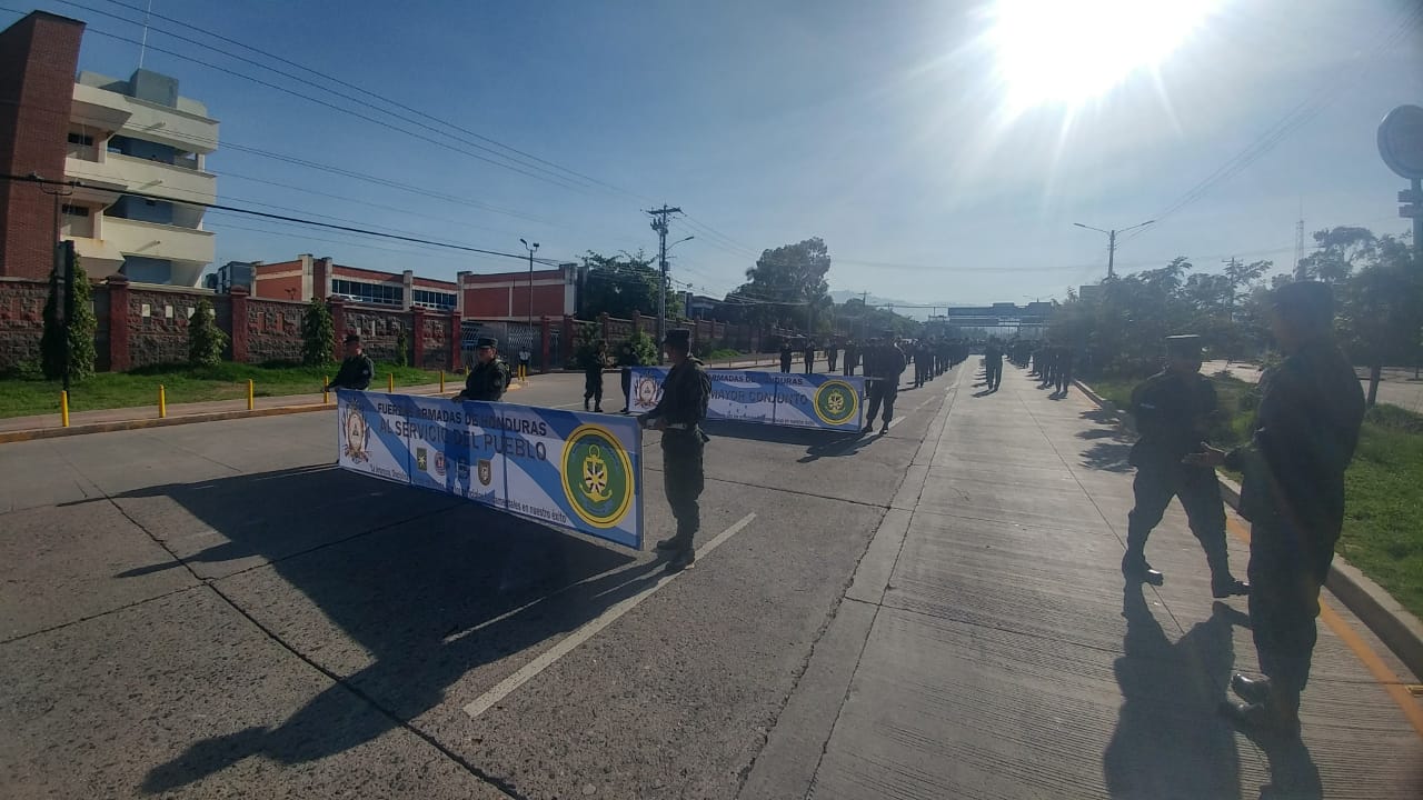 Cerrado el paso de bulevar Suyapa por desfile militar