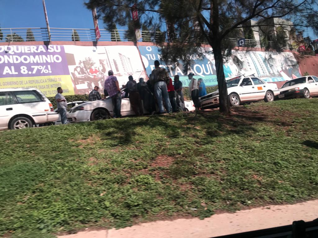 Recuperan unidad de taxi que había sido robada