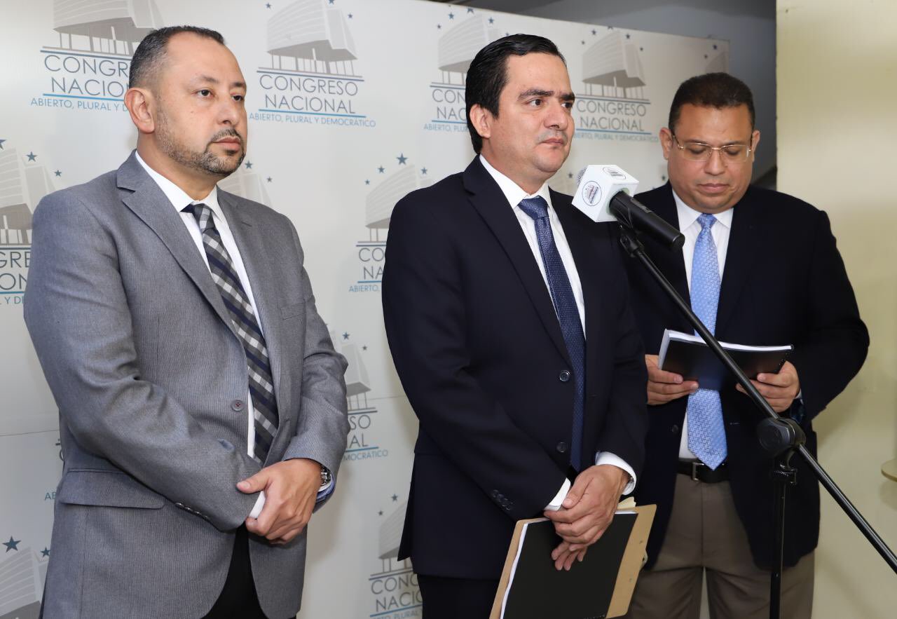 Mario Pérez: Me sorprende que profesionales del derecho no conozcan los procedimientos legislativos