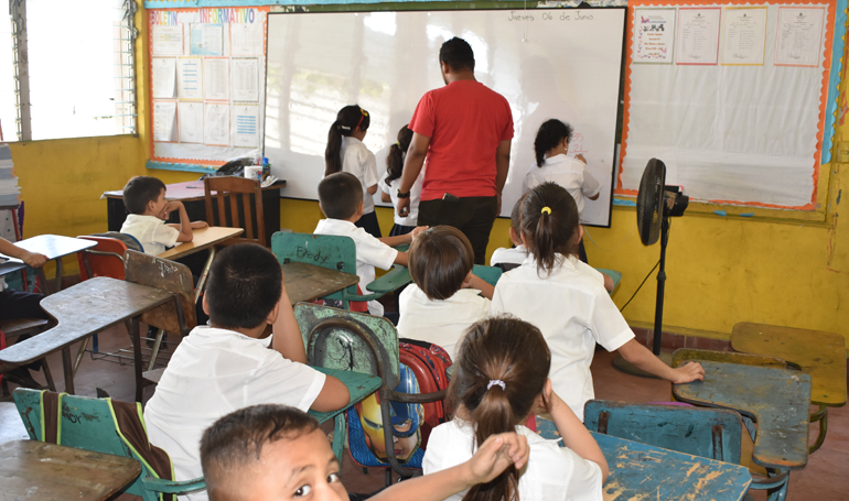 Docentes: Número de plazas y horas-clase que serán sometidas a concurso no es real