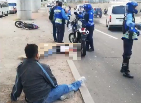 Una persona muerta y otra herida es el resultado de un accidente en el bulevar Fuerzas Armadas
