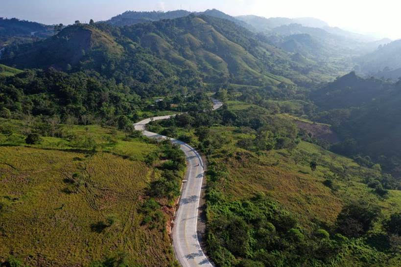 Felices se encuentran los habitantes del Occidente con su nueva carretera