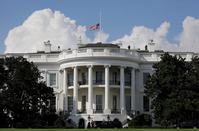 Por la presencia de una aeronave no autorizada declaran el cierre de la Casa Blanca y el Capitolio