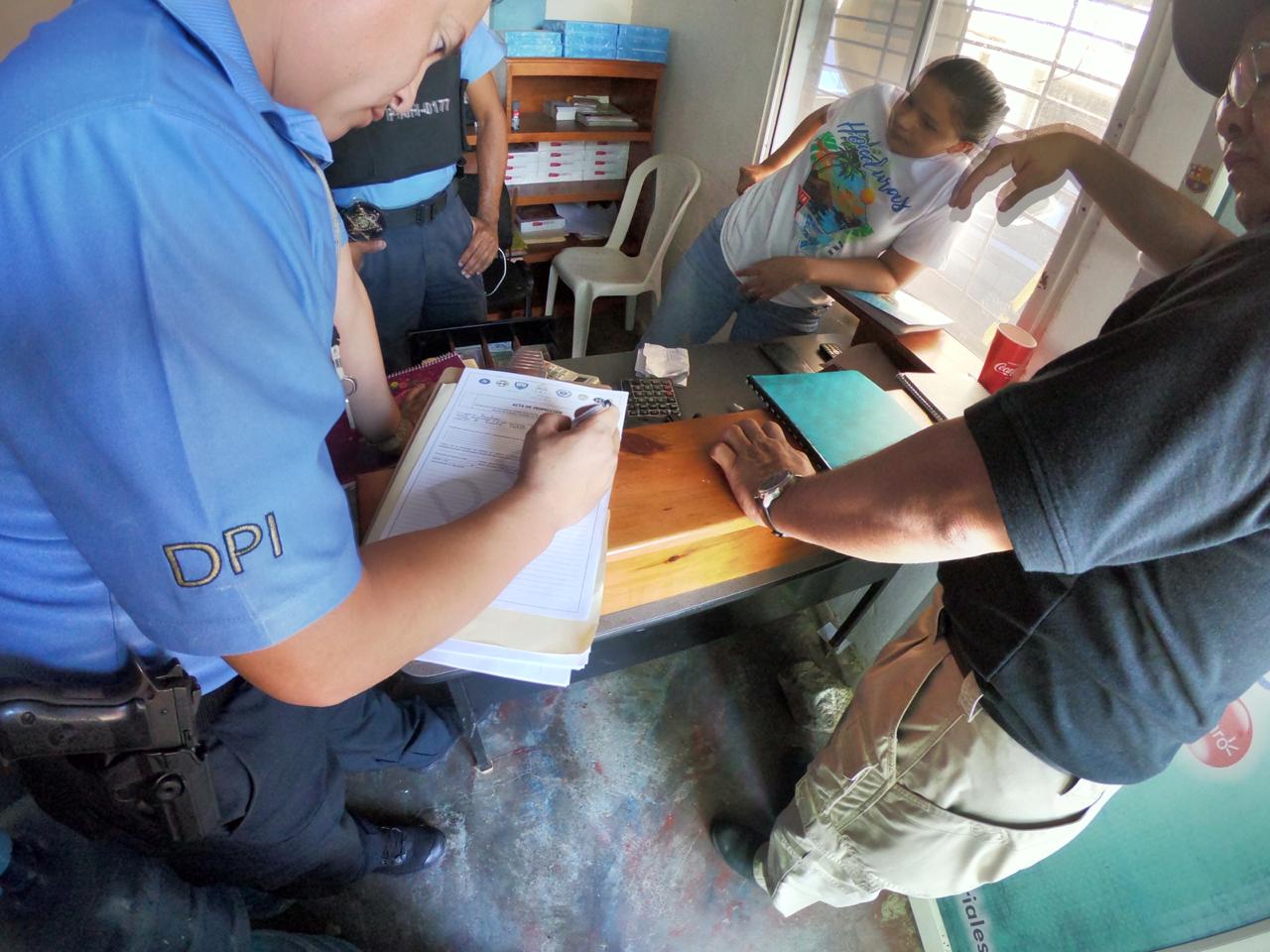 Golpe al negocio clandestino de Lotería en la isla de Roatán