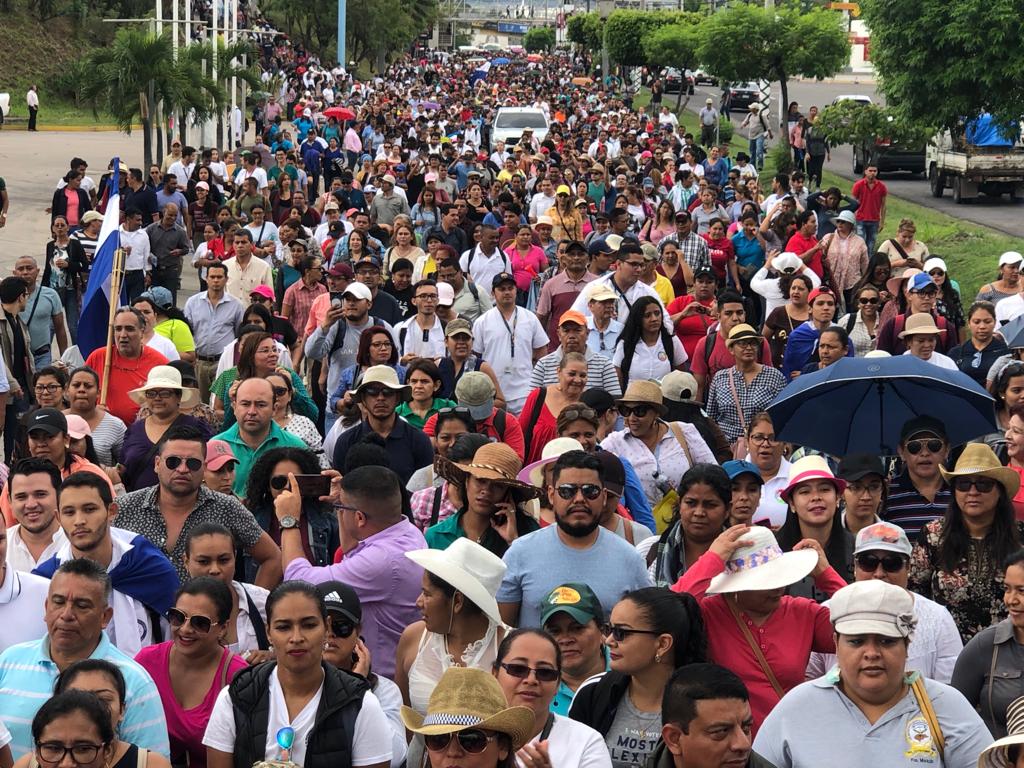 Politólogos sugieren a clase política hondureña tomar nota de reclamos populares en sudamérica