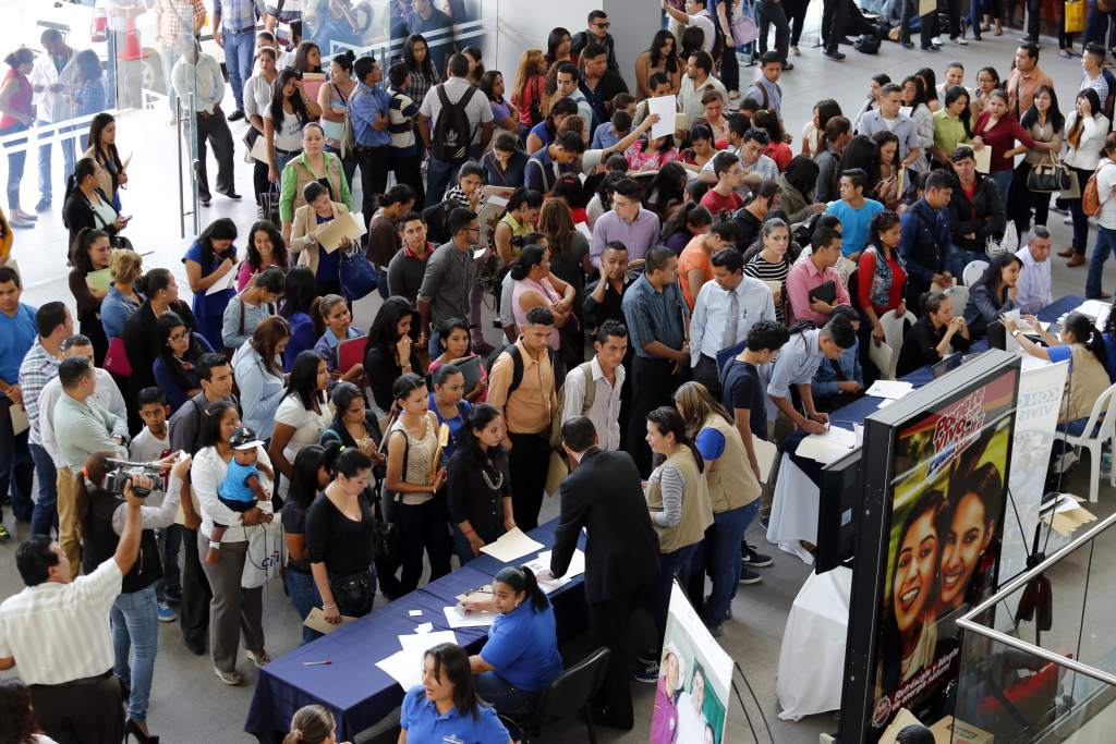 Siete de cada diez hondureños en edad para trabajar tiene problemas de subempleo
