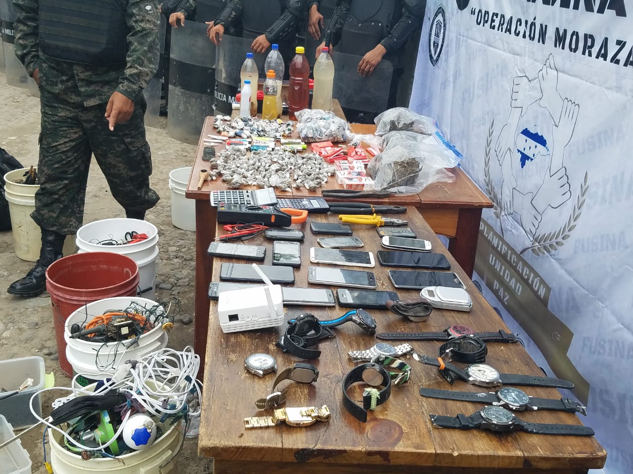 Imagen de Dinero, droga y celulares decomisan en el centro penal de La Ceiba, Atlántida