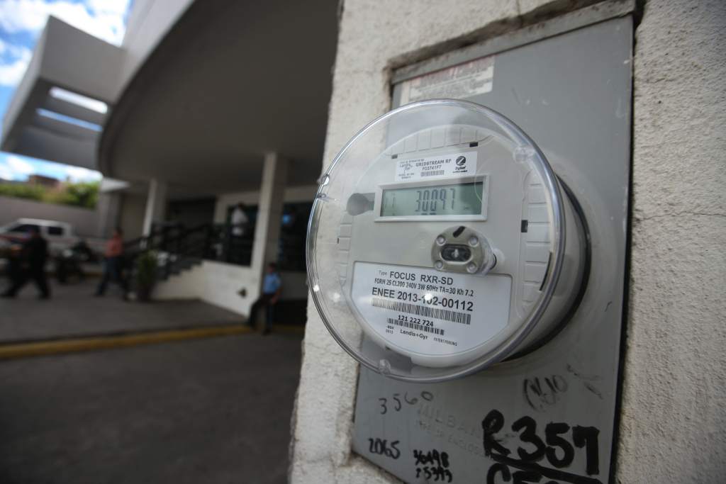 Tres de cada diez abonados tienen saldos pendientes con la ENEE