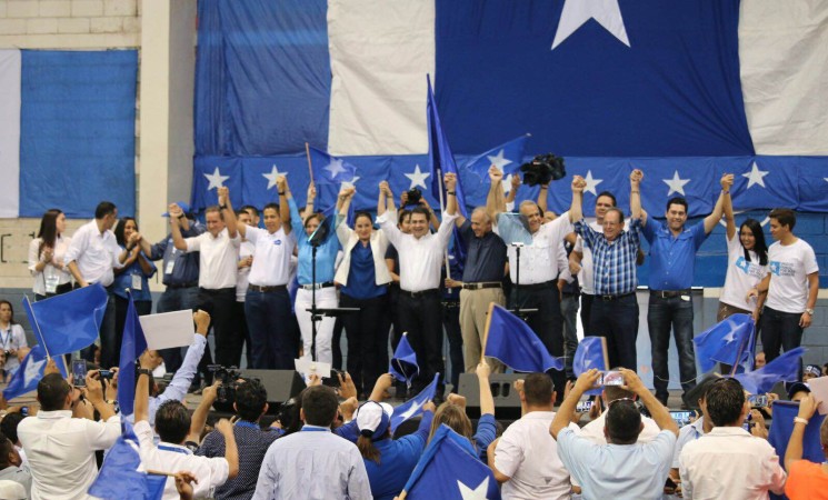 En convención extraordinaria el Partido Nacional, buscará regular la reelección presidencial de manera alterna o continúa