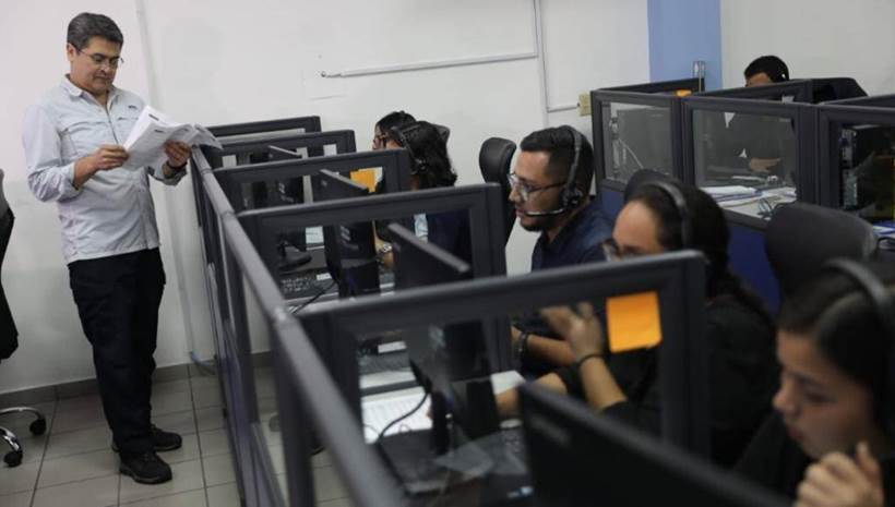 Llame gratis a la línea 130 y conozca todo sobre la ley de Alivio de Deuda