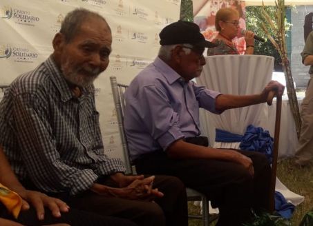 Hombres de 100 y 109 años 