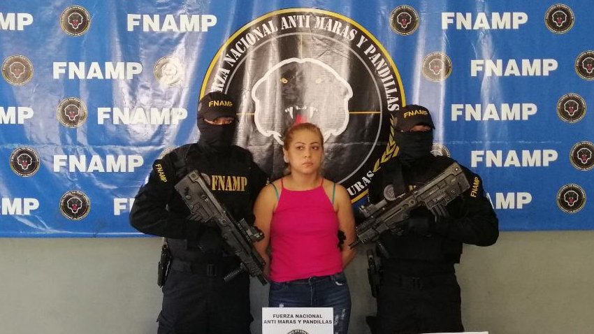 Cae "La Barbie"' pareja sentimental del líder de la Pandilla 18 "El Tacoma"