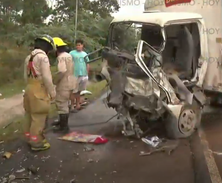 Accidente entre pick-up y camión deja cuatro heridos en la CA-5