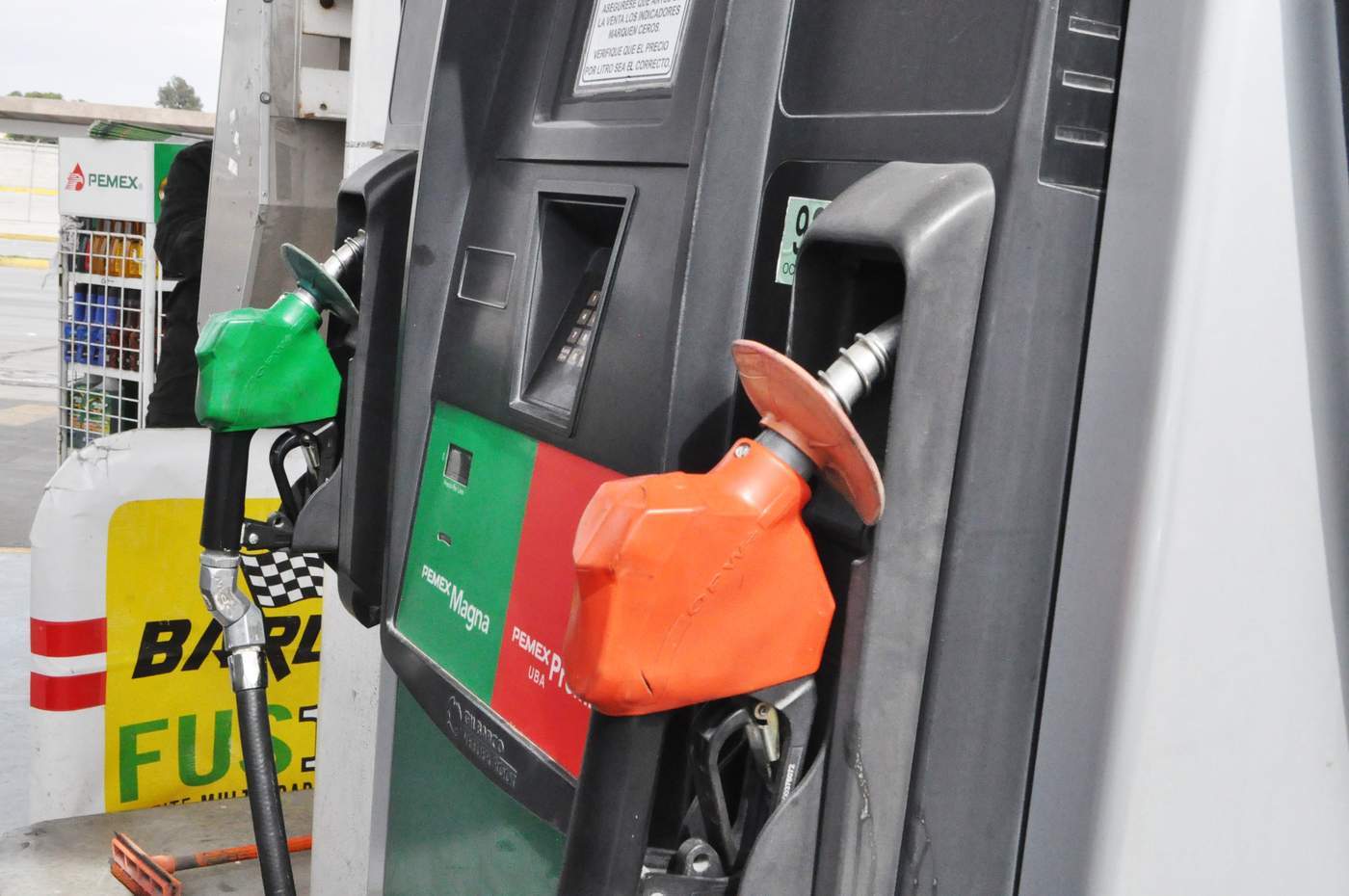Alzas y disminuciones experimentarán los precios de los carburantes