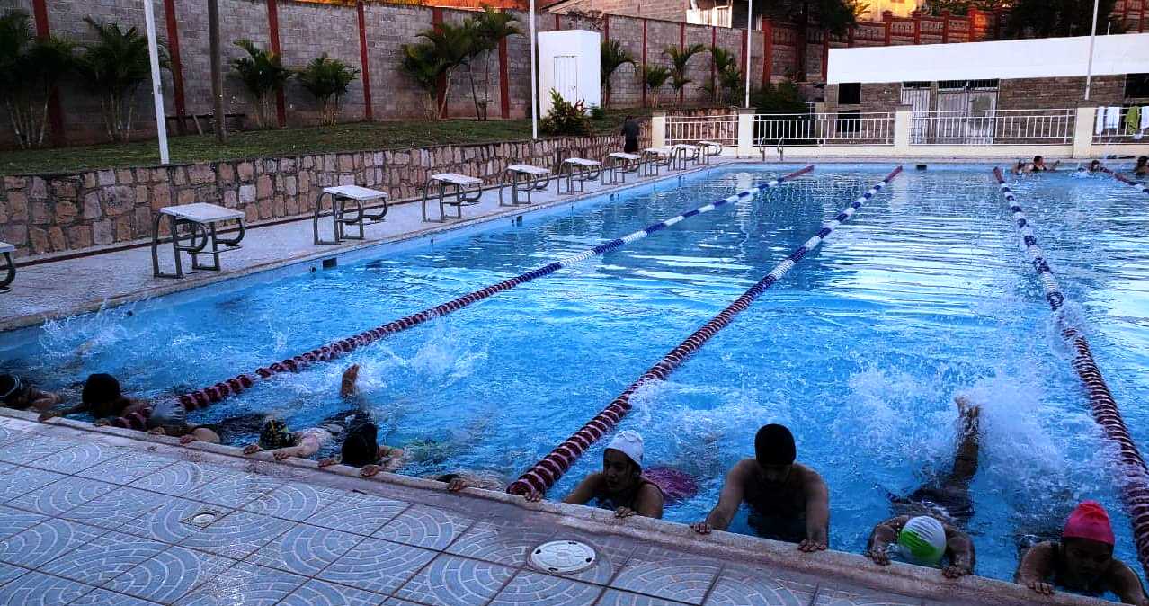 A partir del 5 de noviembre puedes inscribirte en las clases de natación en la UNAH