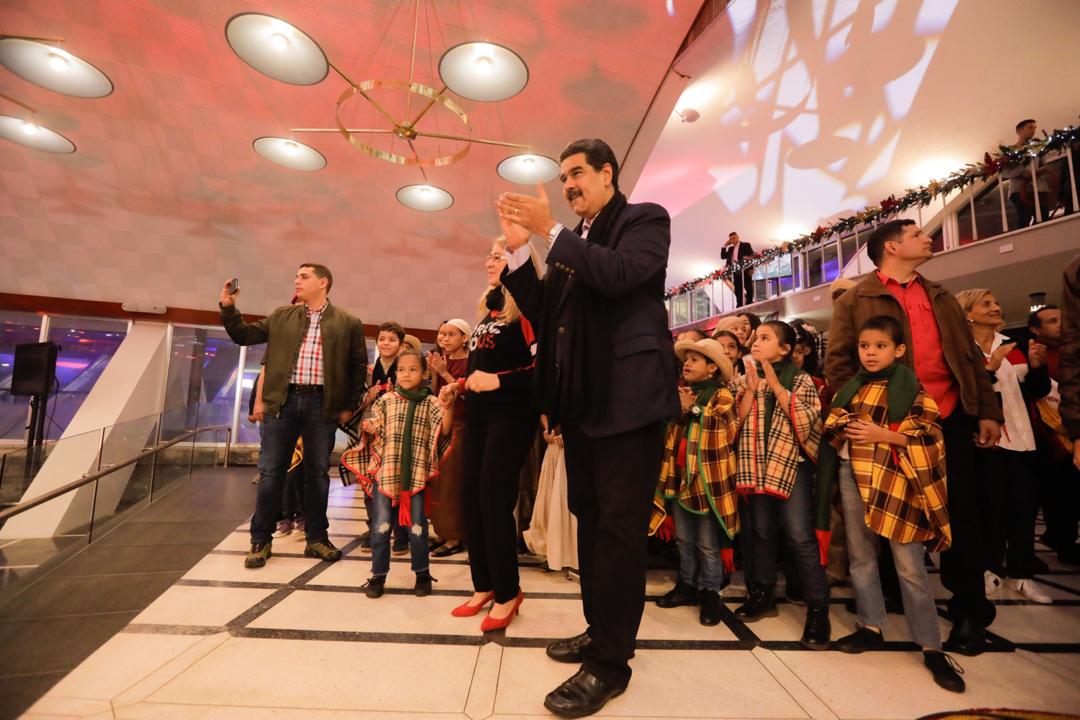 Nicolás Maduro adelanta la Navidad en Venezuela