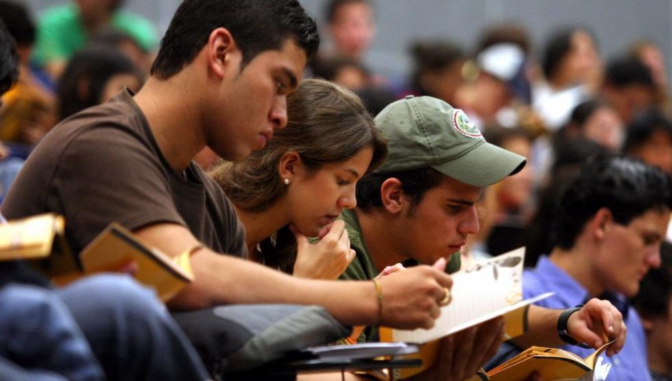 Solamente cuatro de cada diez egresados universitarios encuentran empleo